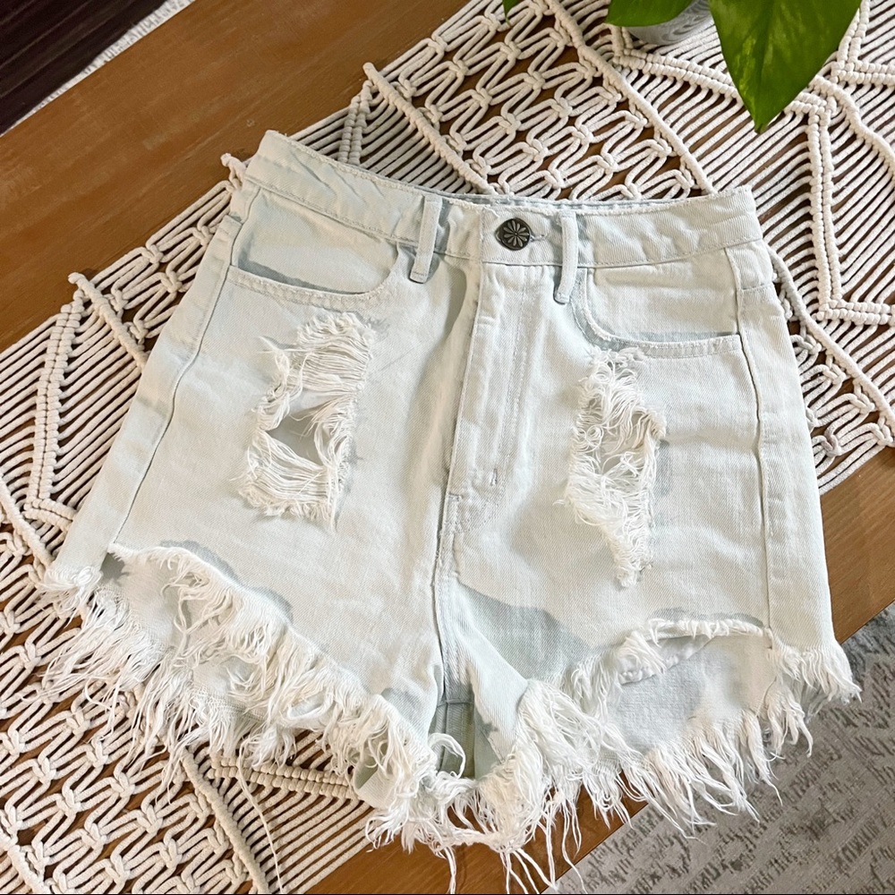 Show Me Your Mumu | Light Wash High Waisted Denim Shorts | 25 🐬